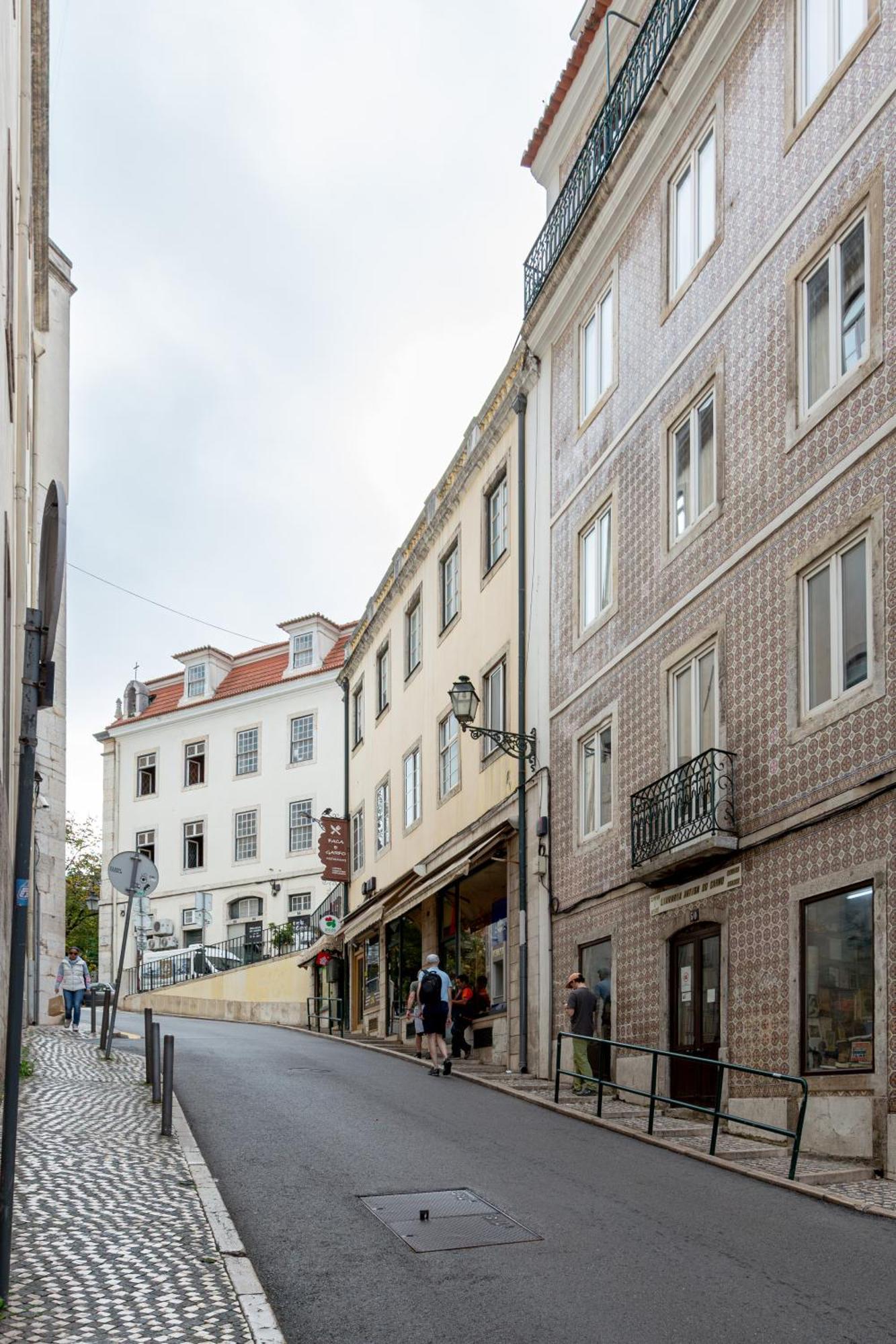 Joivy Inviting Flat Next To Carmo Convent Apartment Lisbon Exterior photo