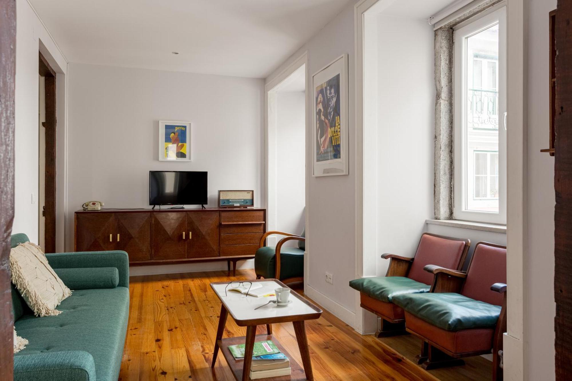 Joivy Inviting Flat Next To Carmo Convent Apartment Lisbon Exterior photo