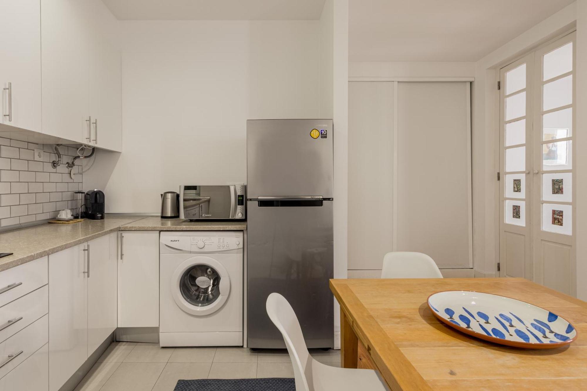 Joivy Inviting Flat Next To Carmo Convent Apartment Lisbon Exterior photo